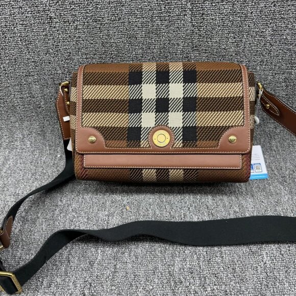 Burberry Leather Shoulder Bag 799-030325 - Picture 2 of 15